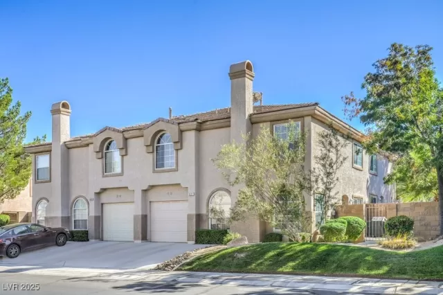 MLS: 2729415 Condo For Sale