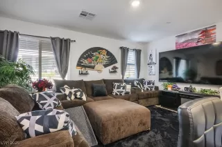 Photo #4: 2729433 Listing