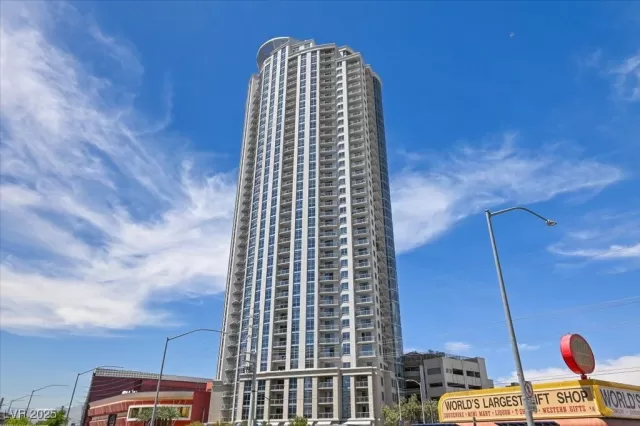 MLS: 2729442 Condo For Sale