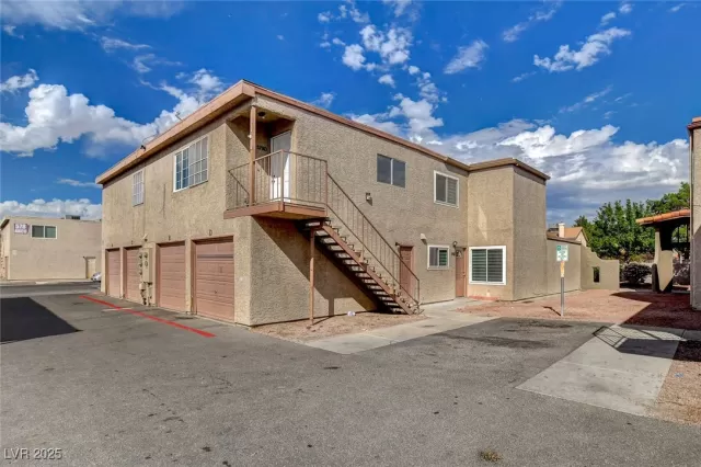 MLS: 2729507 Condo For Sale