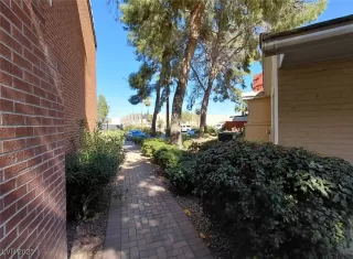 Photo #3: 2729515 Listing