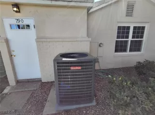 Photo #4: 2729515 Listing