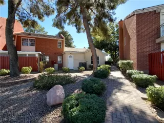 Photo #5: 2729515 Listing