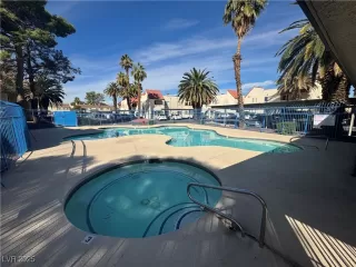 Photo #2: 2729519 Listing 