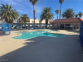 Photo #3: 2729519 Listing 