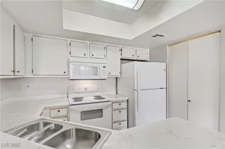 Photo #5: 2729532 Listing 