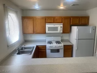 Photo #4: 2729534 Listing