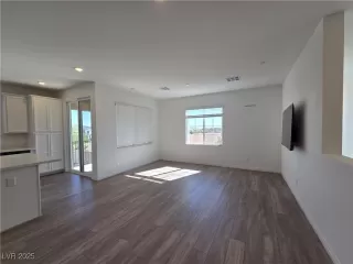 Photo #4: 2729538 Listing