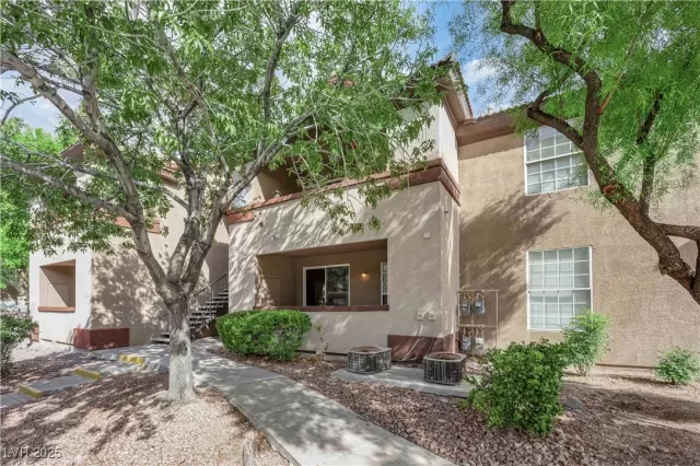 MLS: 2729541 Condo For Sale