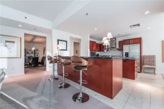 Photo #4: 2729545 Listing