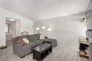 Photo #1: 2729591 Listing 