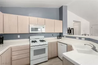 Photo #5: 2729591 Listing 