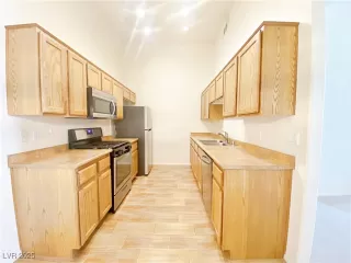 Photo #4: 2729602 Listing 