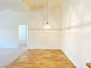 Photo #5: 2729602 Listing 