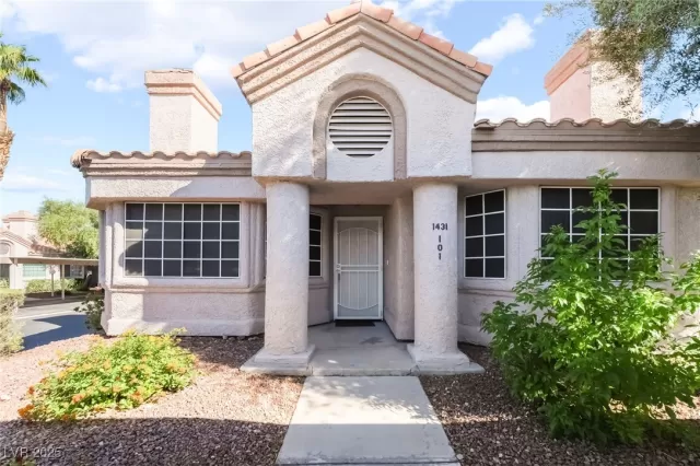 MLS: 2729604 Condo For Sale