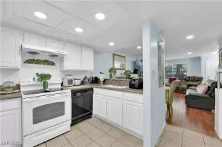 Photo #5: 2729620 Listing