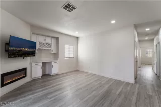 Photo #5: 2729642 Listing 