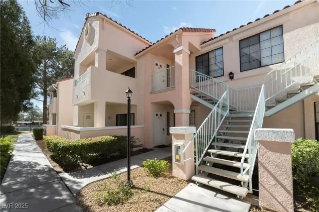 MLS: 2729669 Condo For Sale