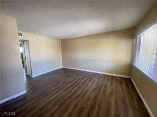 Photo #4: 2729676 Listing 