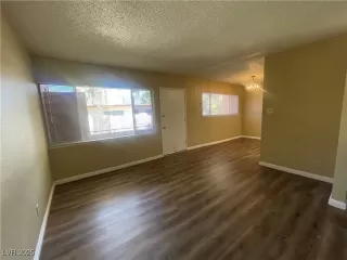 Photo #5: 2729676 Listing 