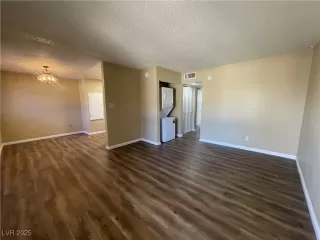 Photo #6: 2729676 Listing 