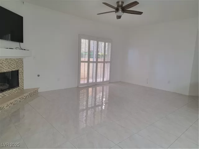 MLS: 2729678 Condo For Sale