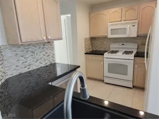 Photo #3: 2729678 Listing 