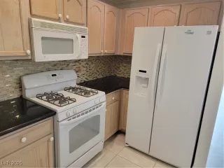 Photo #4: 2729678 Listing 