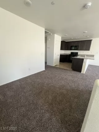 Photo #4: 2729703 Listing