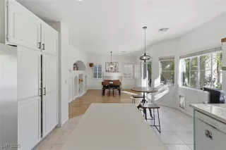 Photo #2: 2729727 Listing