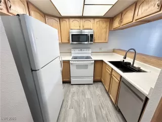 Photo #1: 2729731 Listing 