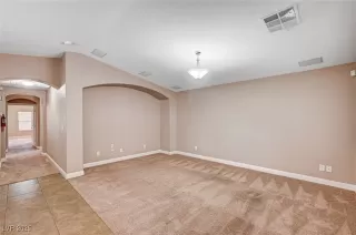 Photo #4: 2729733 Listing