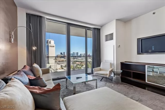MLS: 2729749 Condo For Sale