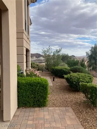 Photo #2: 2729759 Listing 
