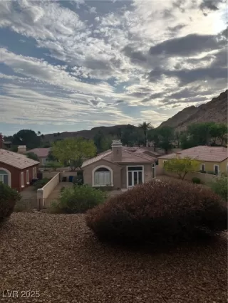 Photo #3: 2729759 Listing 