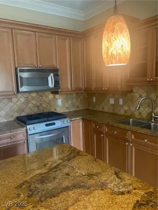Photo #6: 2729759 Listing 