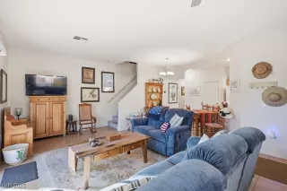 Photo #5: 2729770 Listing 