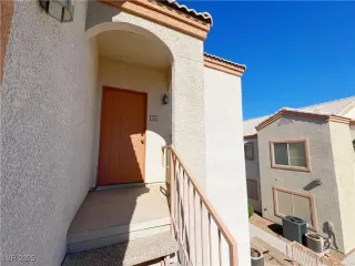 Photo #1: 2729779 Listing 