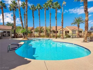 Photo #3: 2729807 Listing