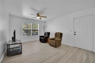 Photo #6: 2729807 Listing