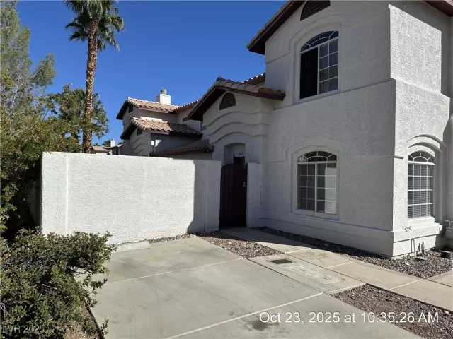 MLS: 2729818 Condo For Sale