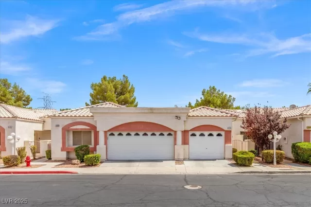 MLS: 2729819 Condo For Sale