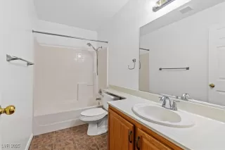 Photo #6: 2729819 Listing