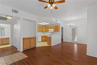 Photo #4: 2729824 Listing