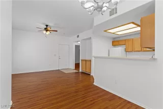 Photo #6: 2729824 Listing