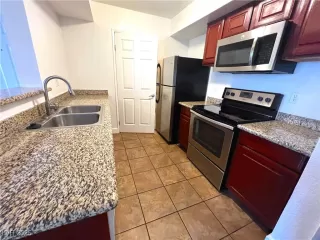 Photo #3: 2729825 Listing