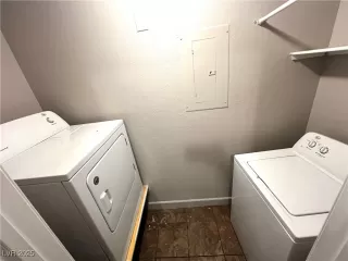Photo #4: 2729825 Listing
