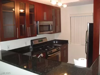 Photo #1: 2729833 Listing 