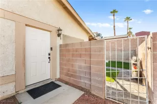 Photo #2: 2729835 Listing 