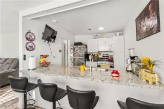 Photo #6: 2729835 Listing 